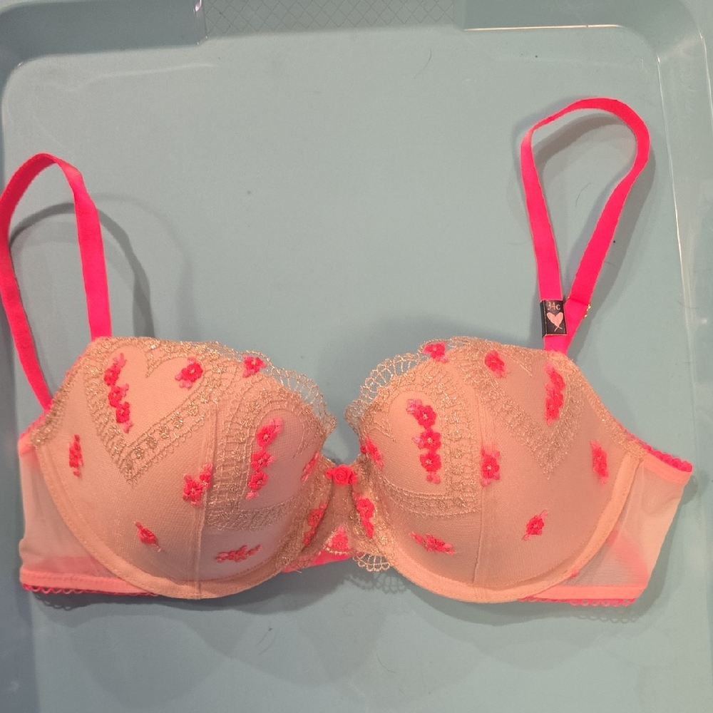 Victoria's Secret Pink and Cream Lace Bra